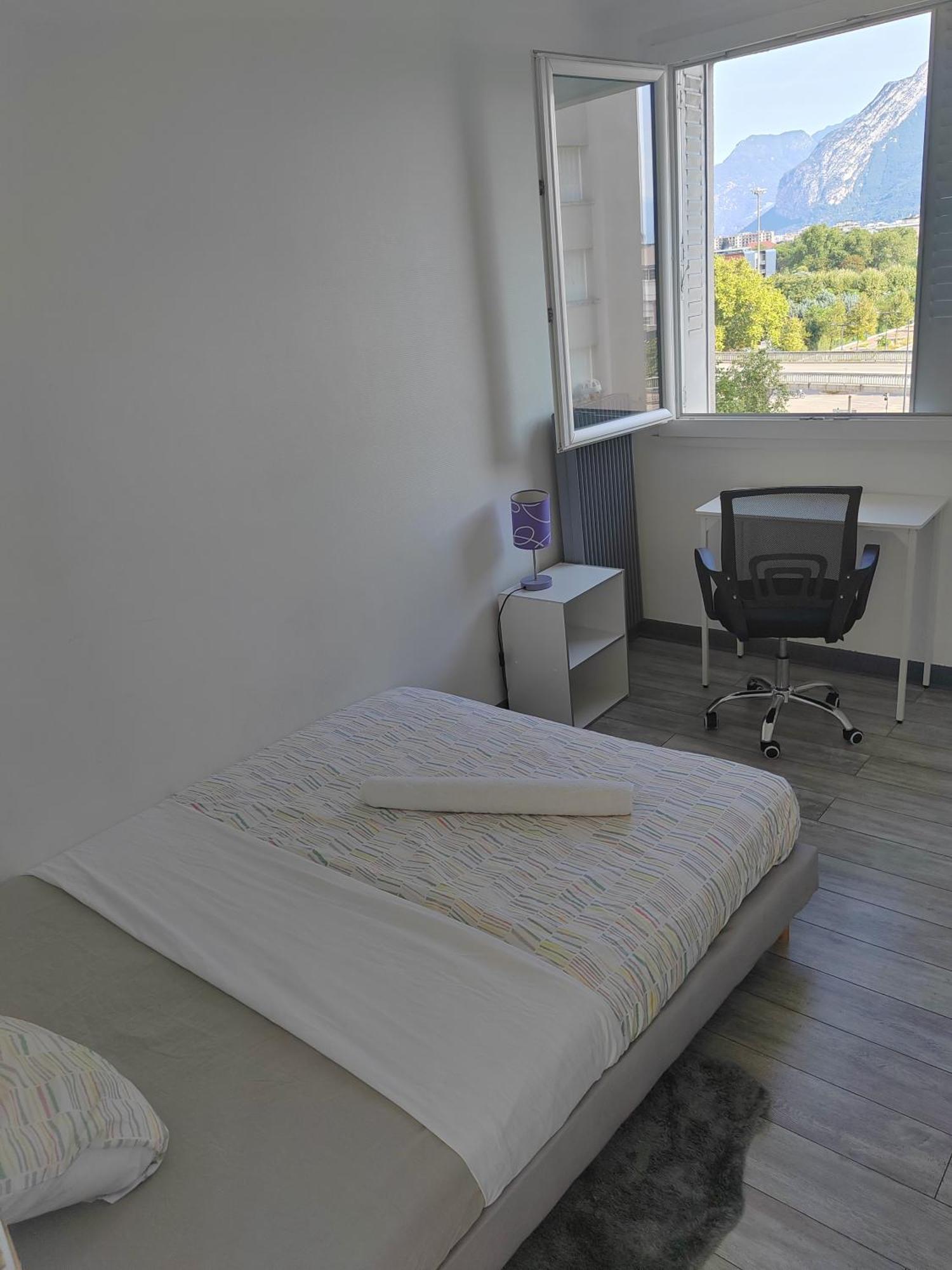 Une Chambre Dans Appartement Partage, Grenoble A 8 Min Du Centre-Ville Екстериор снимка